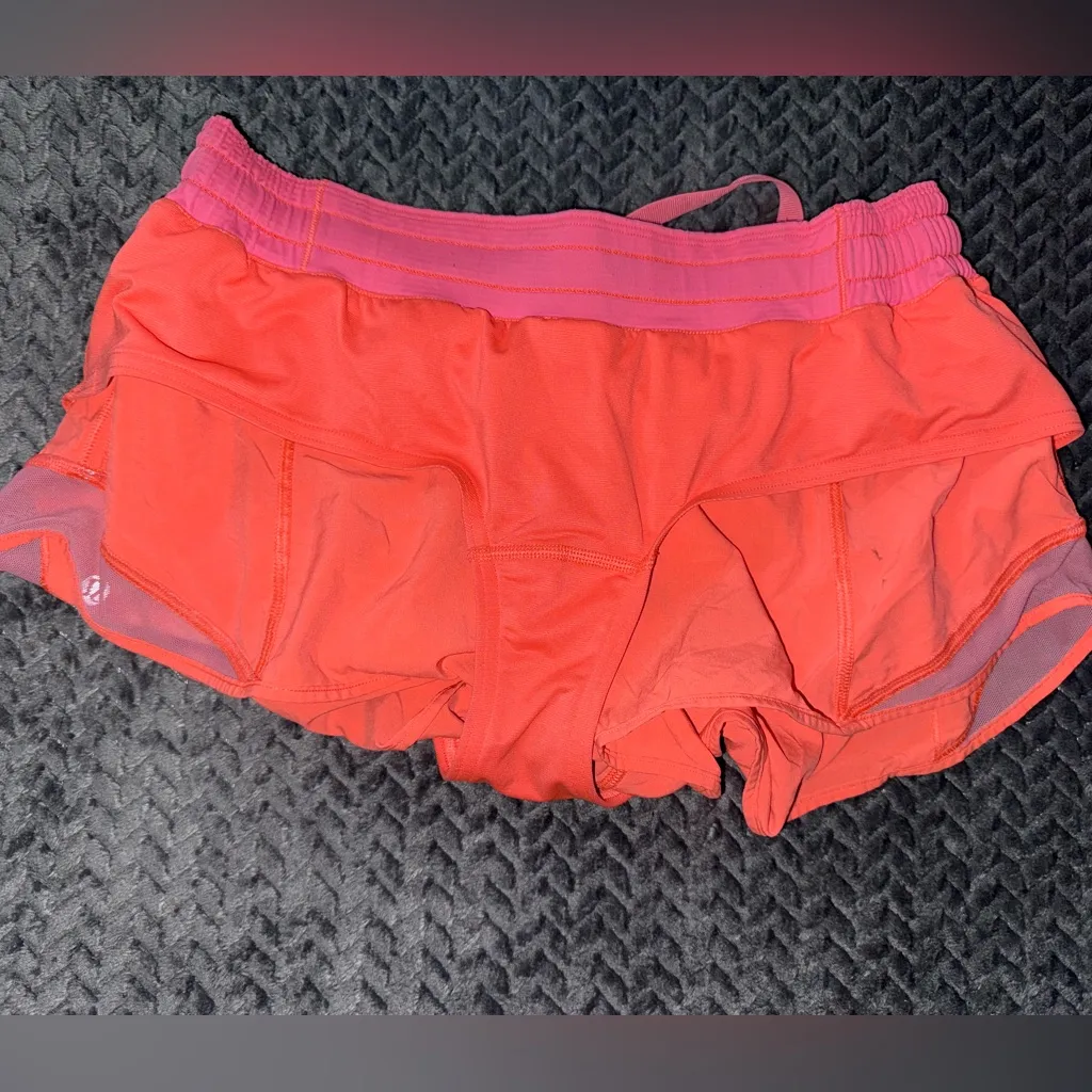 Lululemon Women’s ‎ Hotty Hot Short 2.5” Lined Neon Coral Size 10 - Image 4