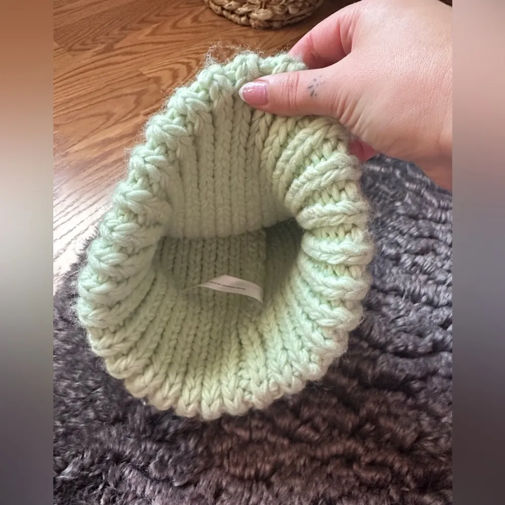 Urban outfitter mint green beanie - Image 3