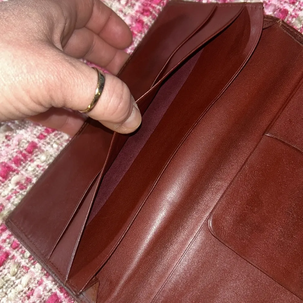 Vintage  Bifold Checkbook Leather Wallet - Image 13