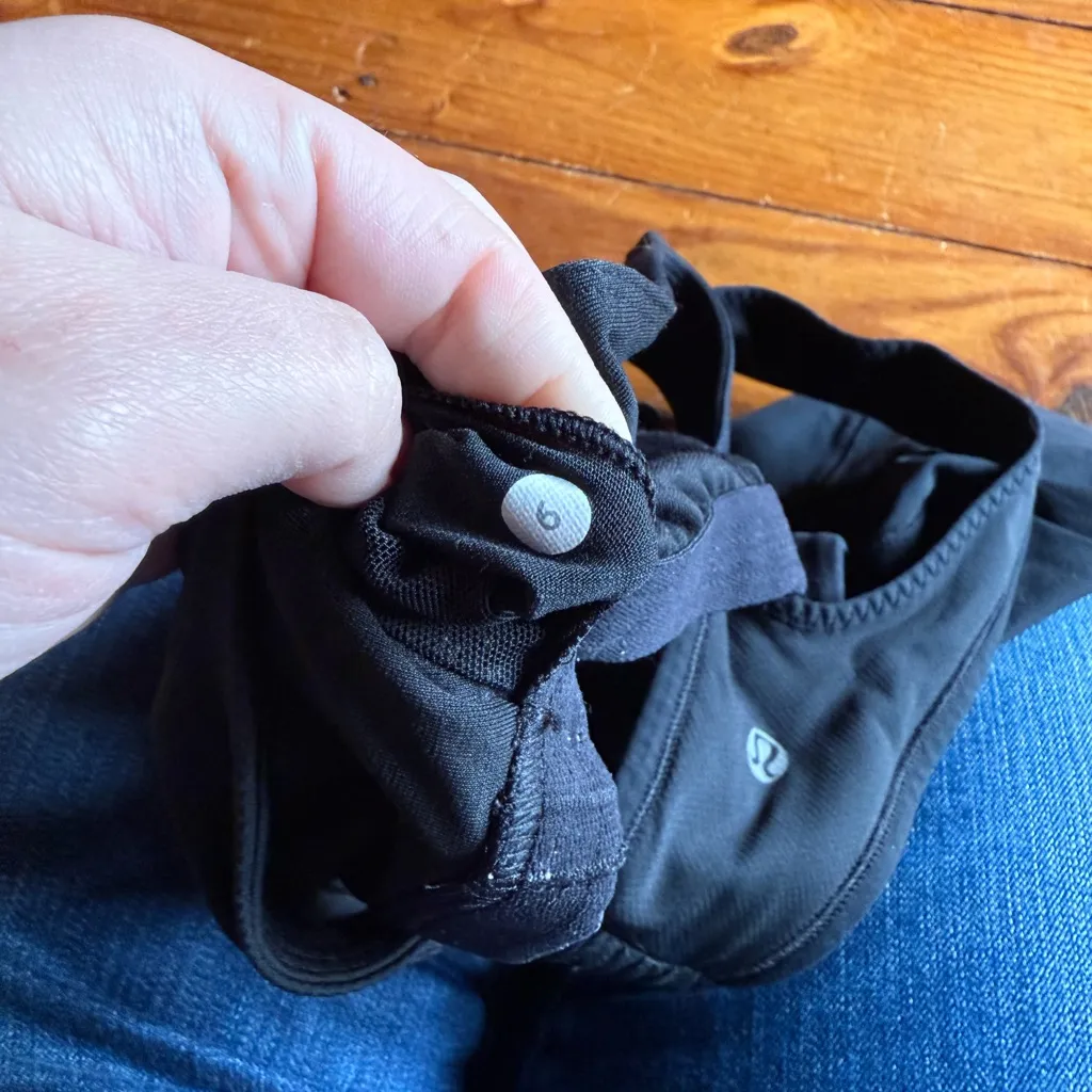 Lululemon tank w/ built in bra size 6 - Image 4