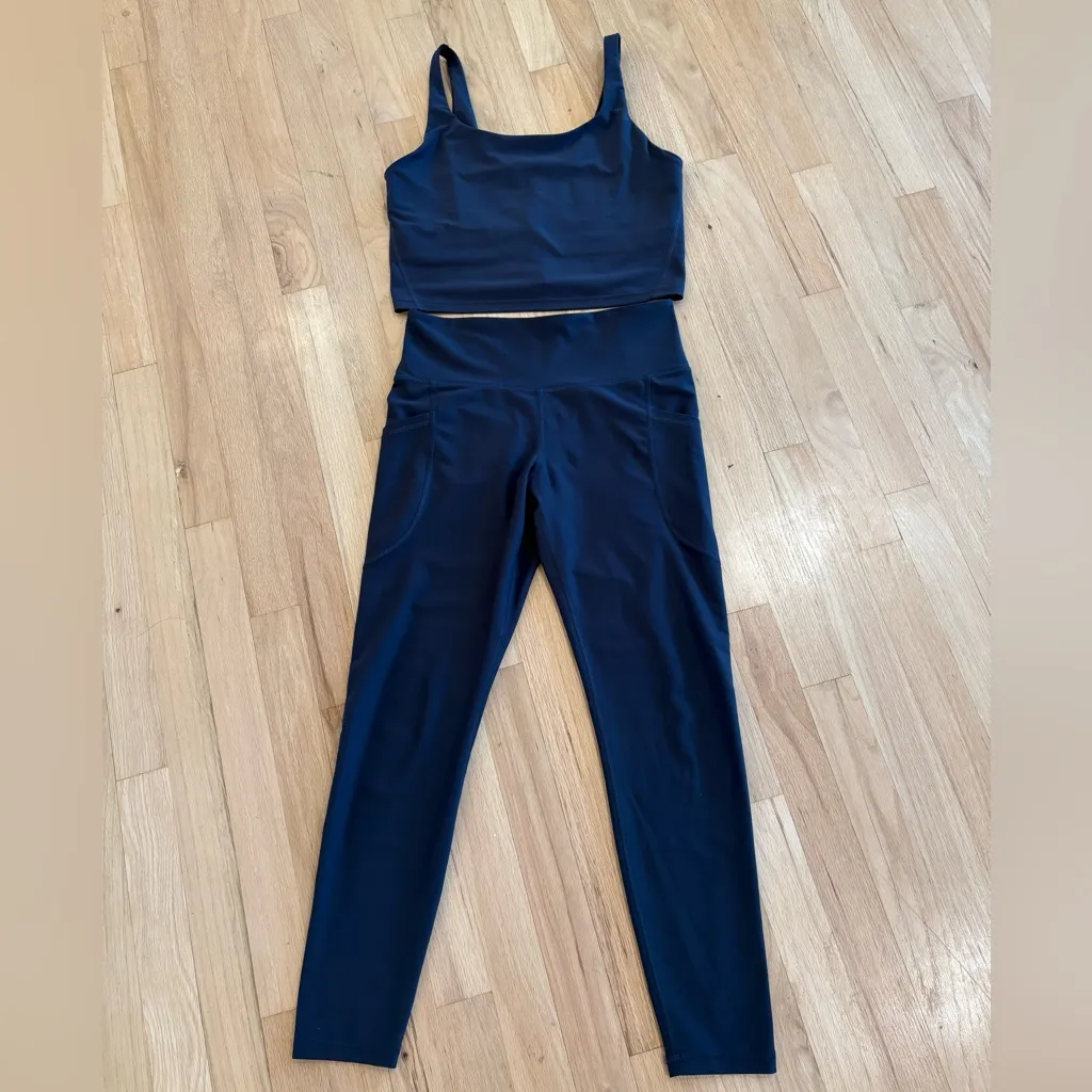 Old Navy  Activewear Set - Image 4