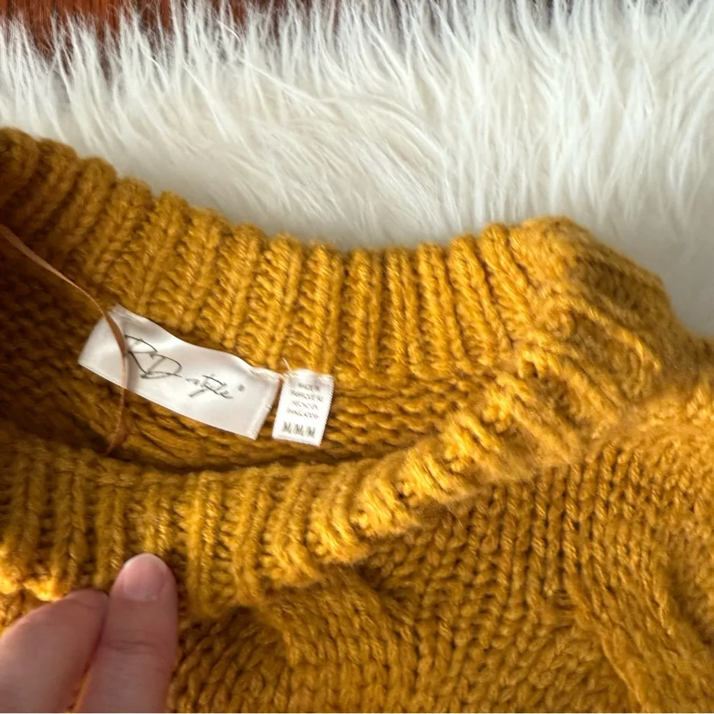 Gold Yellow Cableknit Chunky Sweater Cozy Size M - Image 2