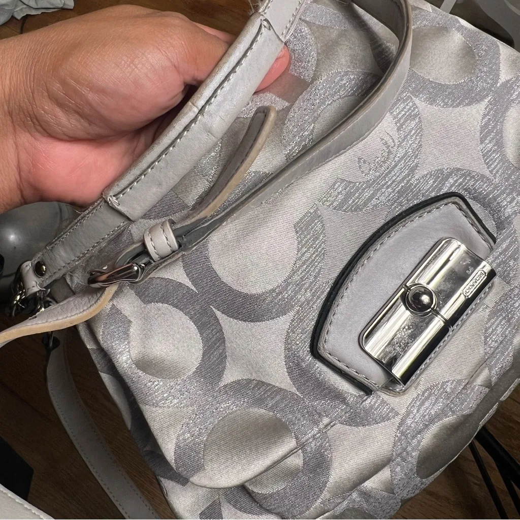 Coach y2k vintage‎ Silver and Shoulder Bag crossbody - Image 6