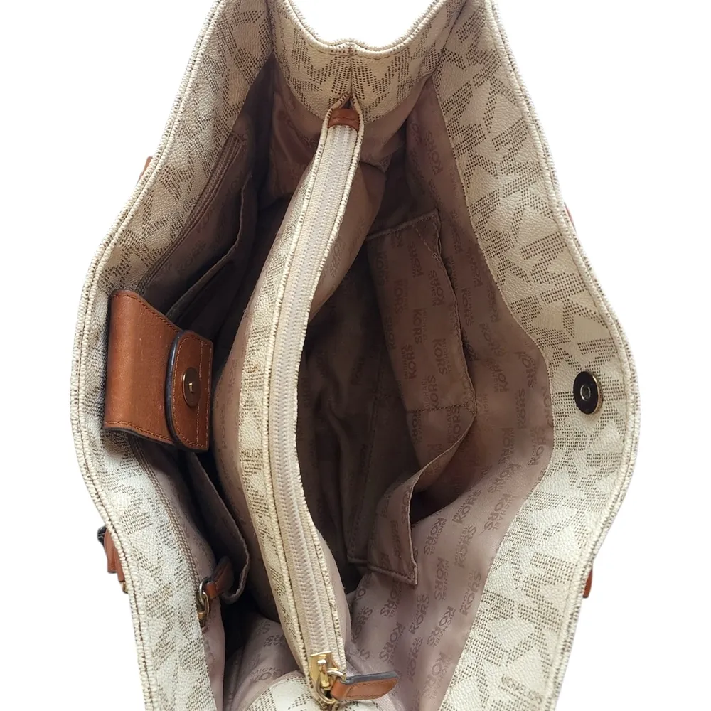 Michael Kors Cream Tote and Wallet Set - Image 6