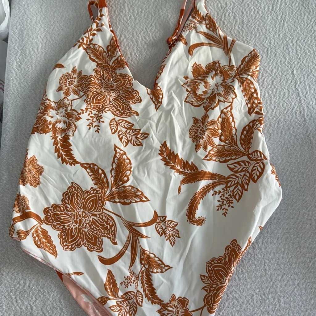 Maaji Fanni One piece Swimsuit, Size large , $178 - Image 10