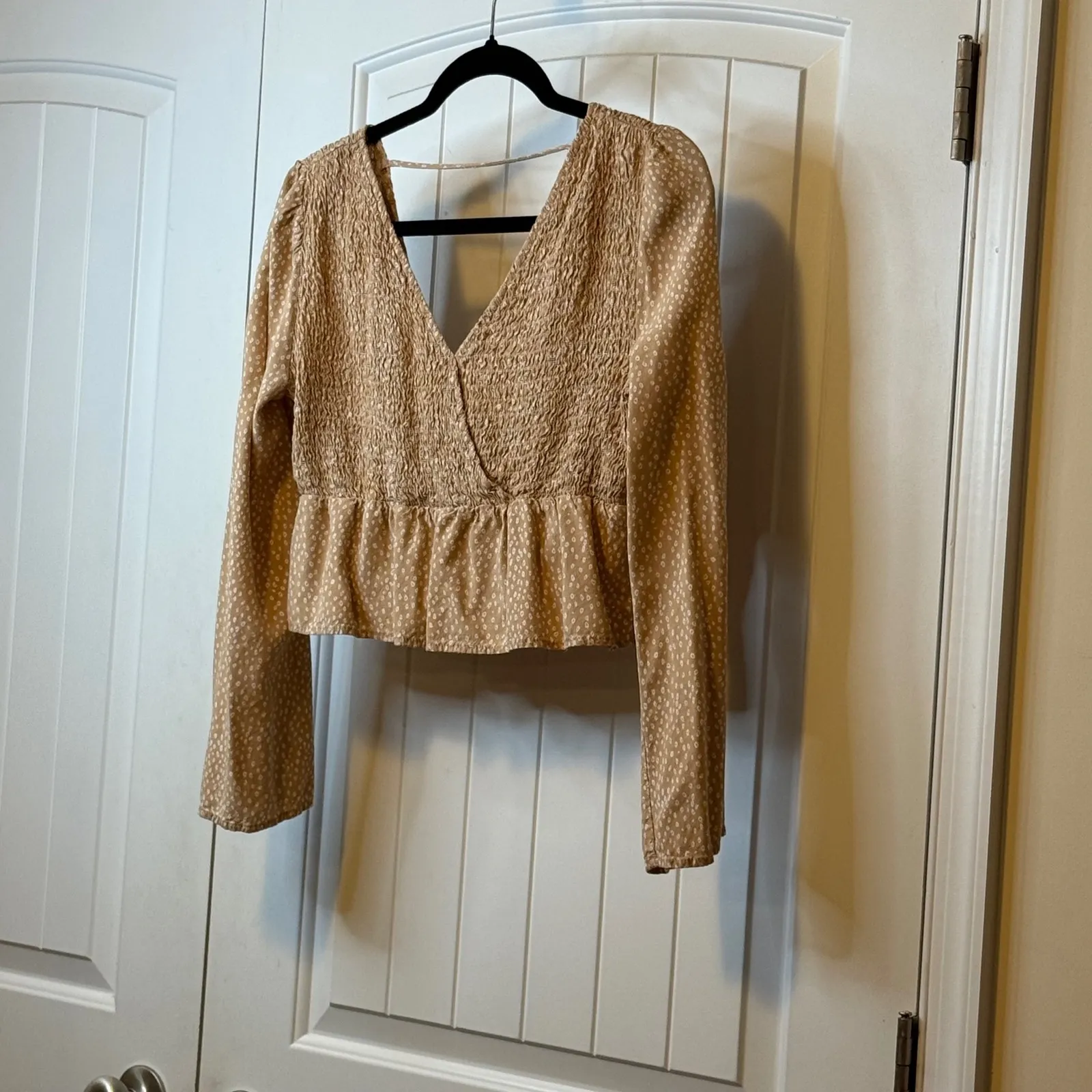 Urban Romantics Smocked Top Long Sleeve Peplum Blouse Polka Dot Tan Beige Sz L # - Image 7