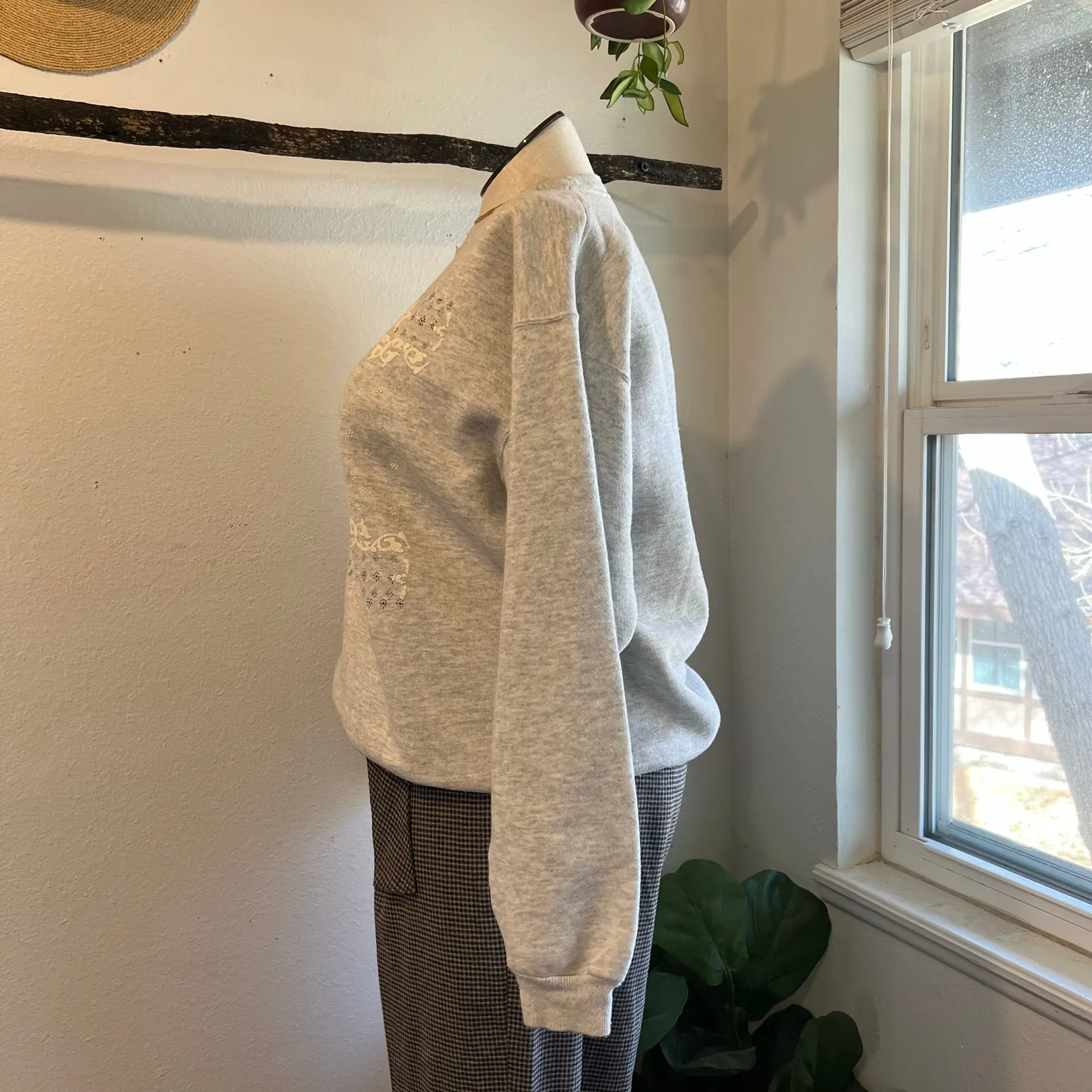 Vintage 90s USA Gray Holiday Xmas Polar Bear Crewneck Sweatshirt Size Large - Image 4