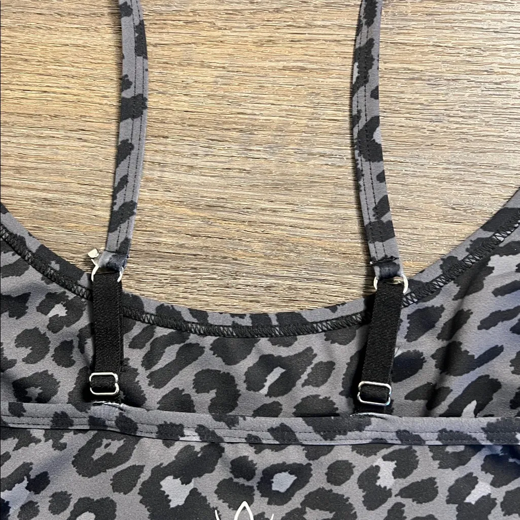 Beyond Yoga Black Leopard Print Strappy Athletic Sports Bra Size XL - Image 4