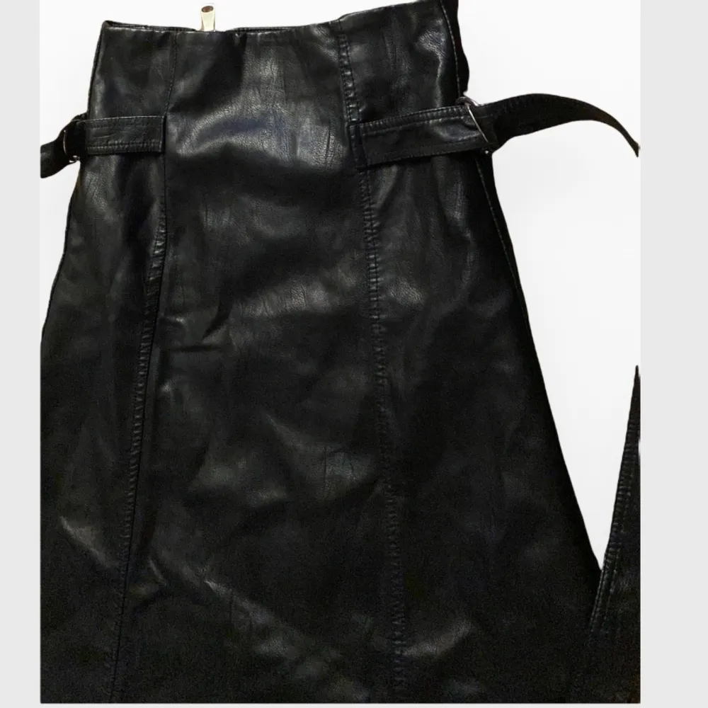 Storets Black Emilia Belted Zip Front Leather Skirt - Image 9