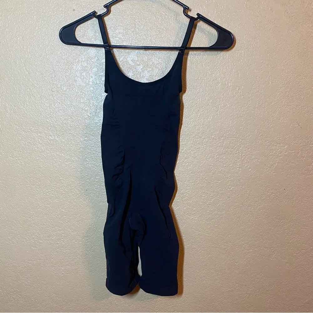 SKIMS Open Bust Bodysuit with Open Gusset S/M Onyx - Image 4