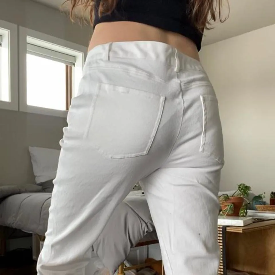 Peace & Cloth y2k white capri pants 🔥 Size 10 - Image 2