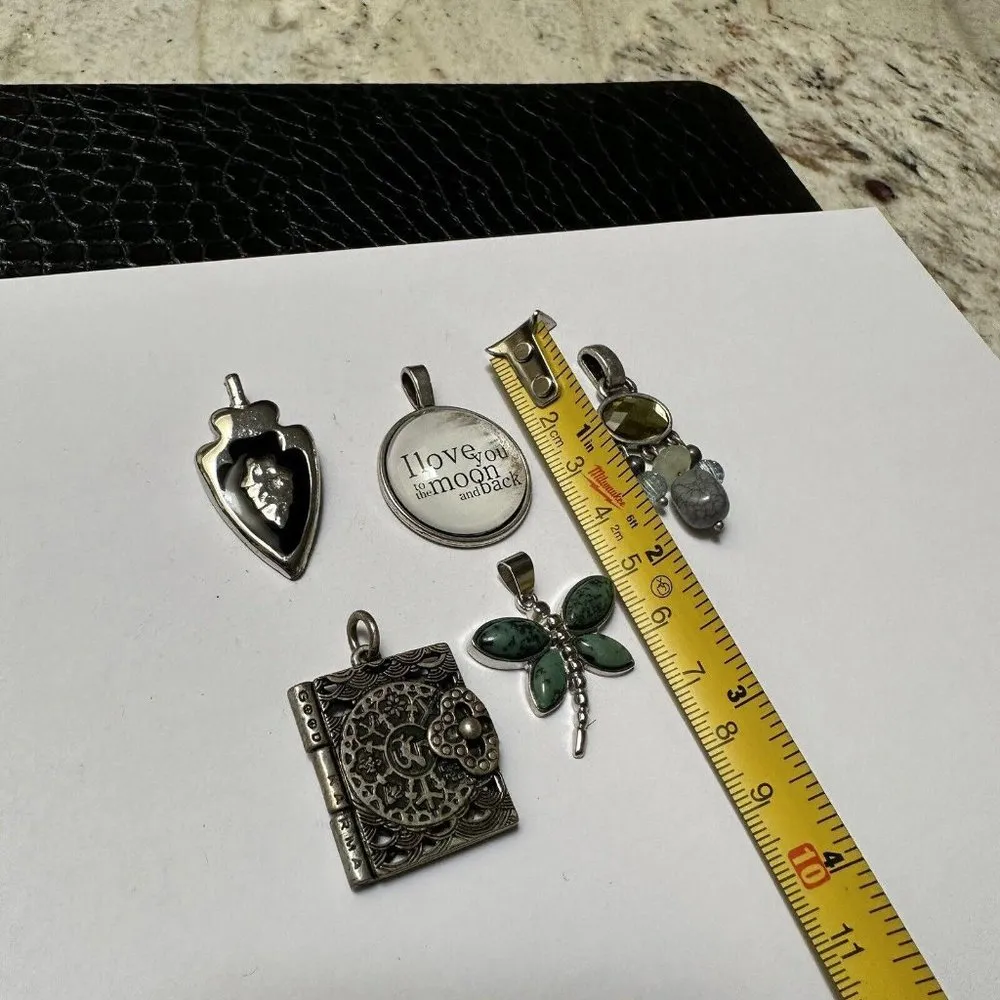 Lot Of 5 Silver Tone Jewelry Pendants / Charms - Image 7