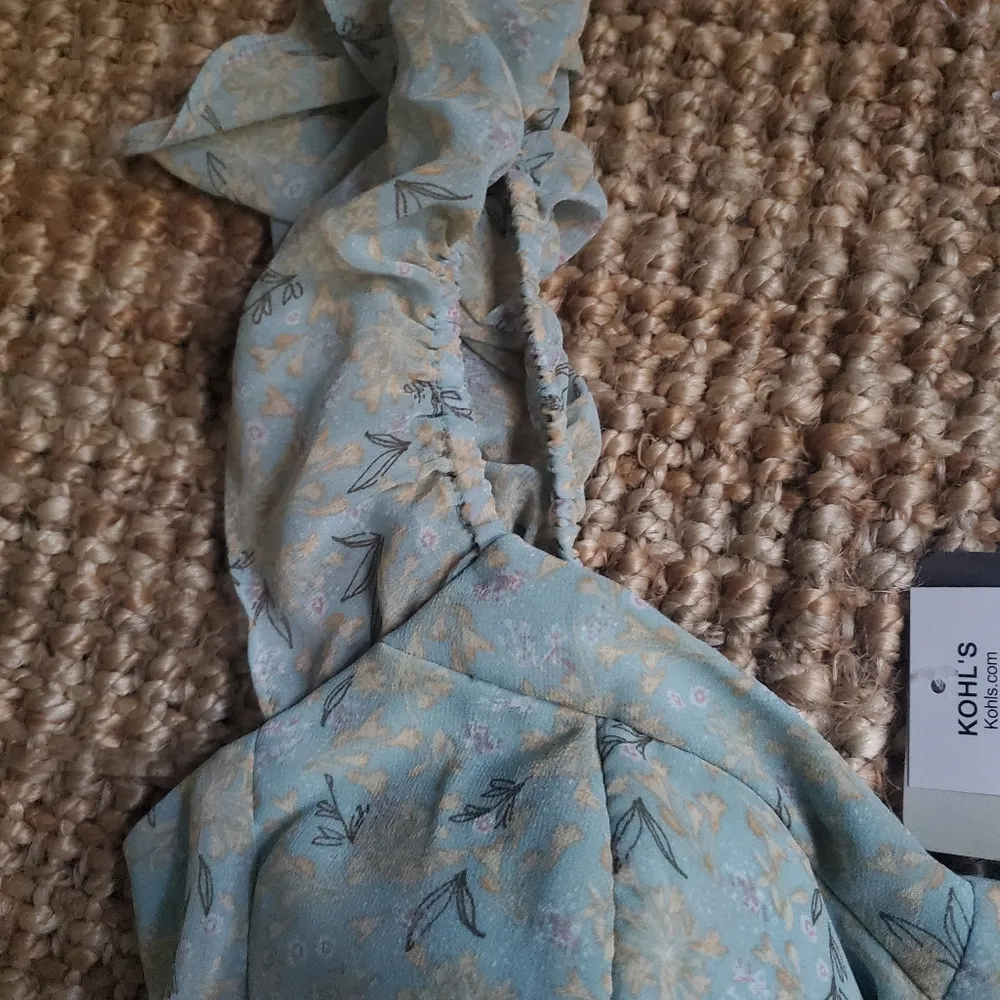 Ruffled sleeves skater dress very lightweight with build in cups New Lar… - Image 4