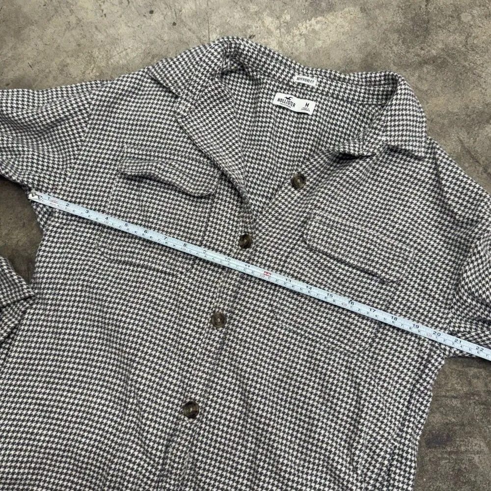 Hollister houndstooth plaid boyfriend fit flannel button down shirt - Image 7