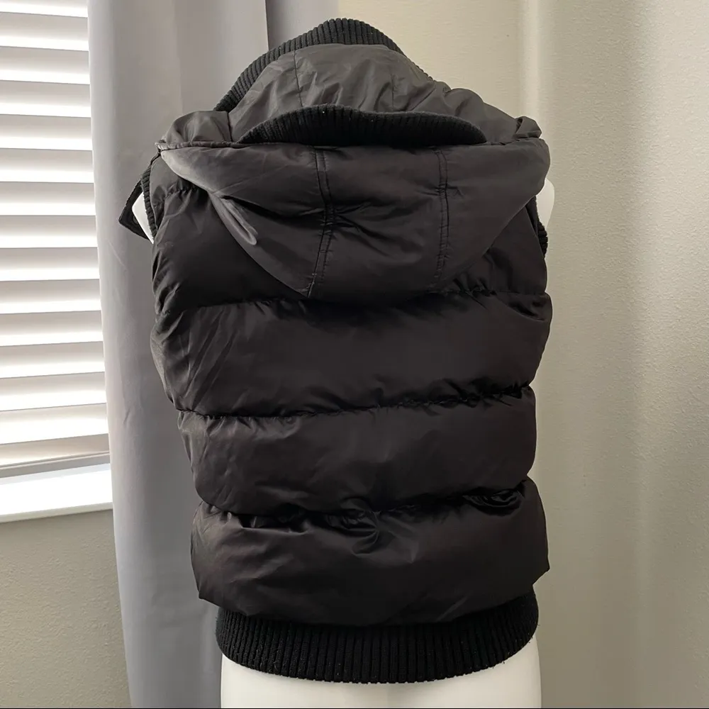 GUESS Women’s Puffer Vest Size XS - Image 9