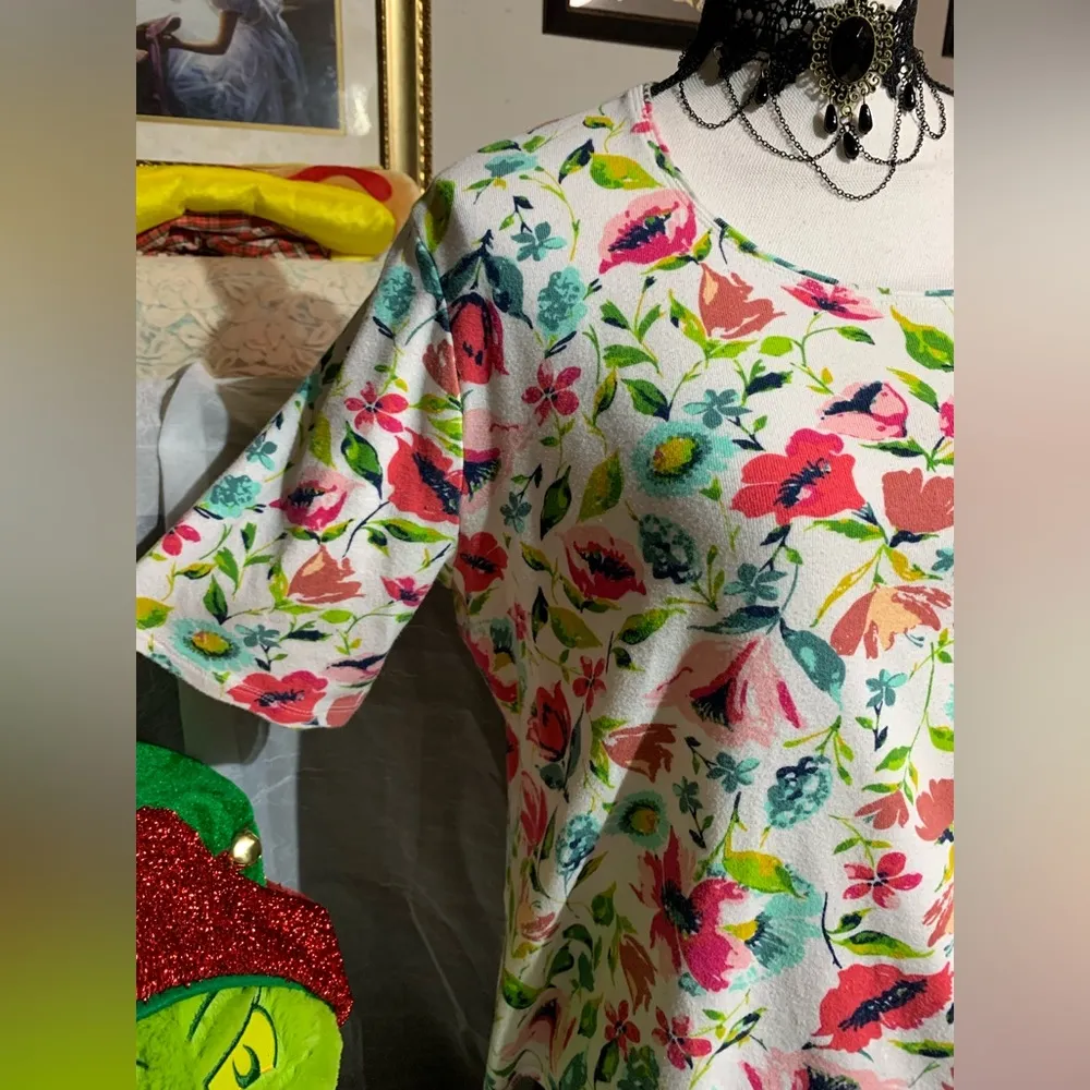 Time and Tru Floral Top - Image 3