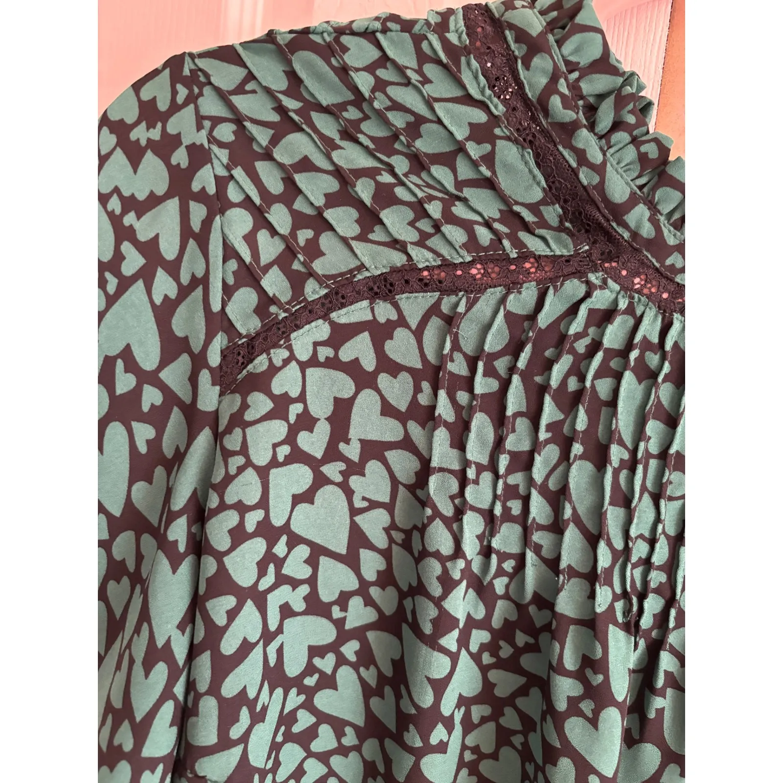 Torrid Black & Green Heart Print Flutter Sleeve Blouse  Size 1 Gorgeous & Flowy - Image 5