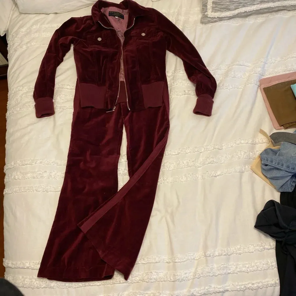 Vintage Juicy Couture Velour Tracksuit 2-piece set - Image 2
