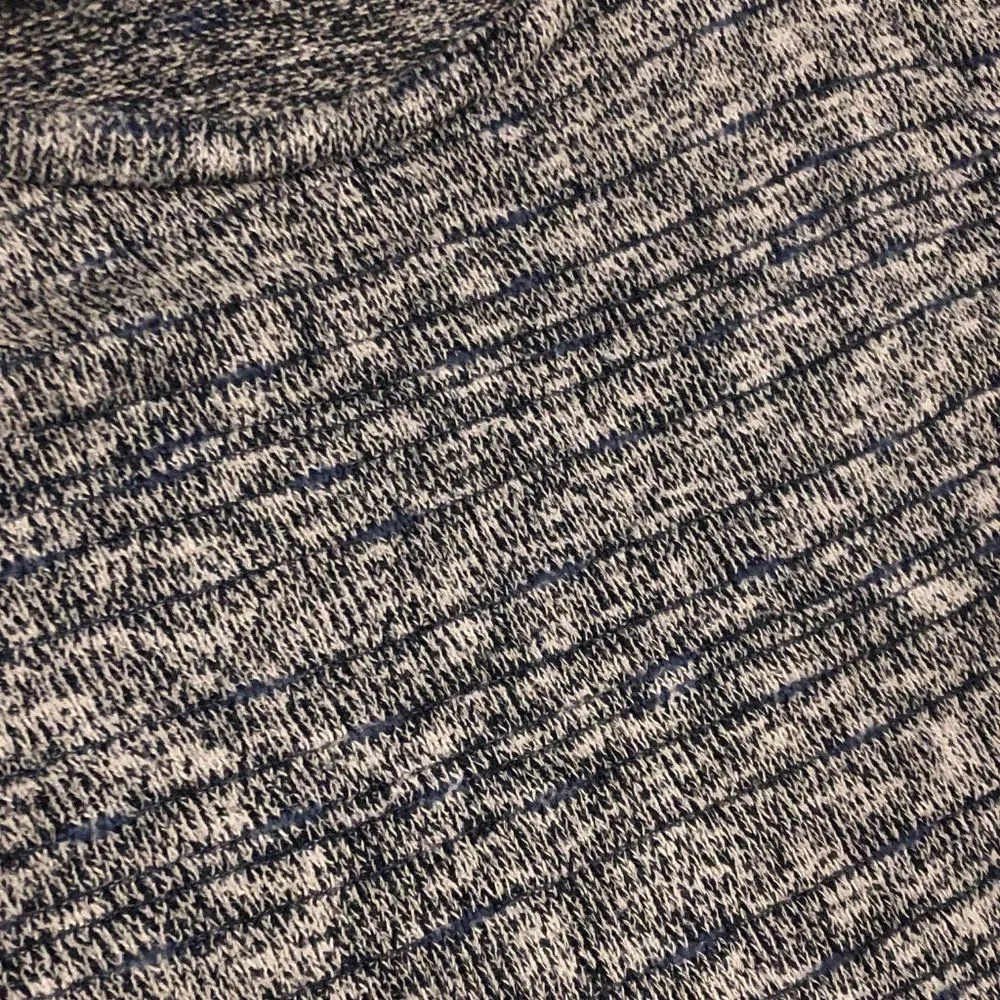 Joyce Leslie Short Grey and Navy Light Sweater 3/4 Sleeves Crew Neck - Image 4