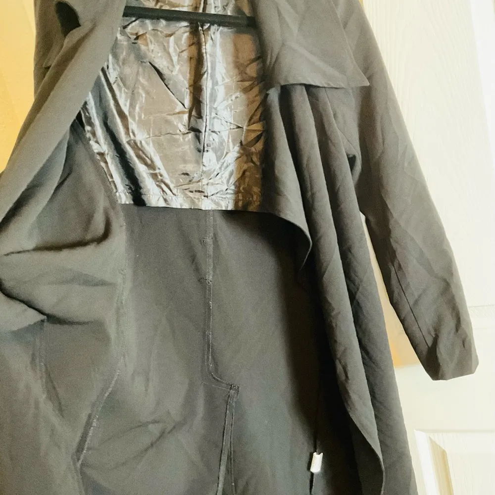 Windsor women’s Cover Trench Coat size small - Image 5