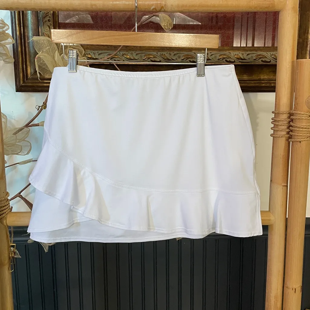 Tail Karlee Tennis Golf Skort White Ruffle Skirt w Shorts - Image 3