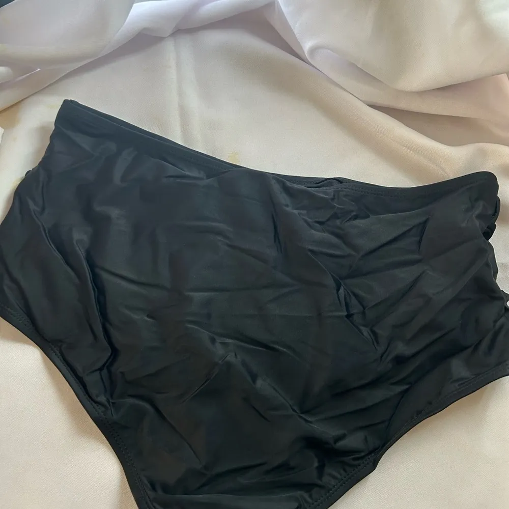 SoulFone Floral Black and Pink Tank Top Size L - Image 7