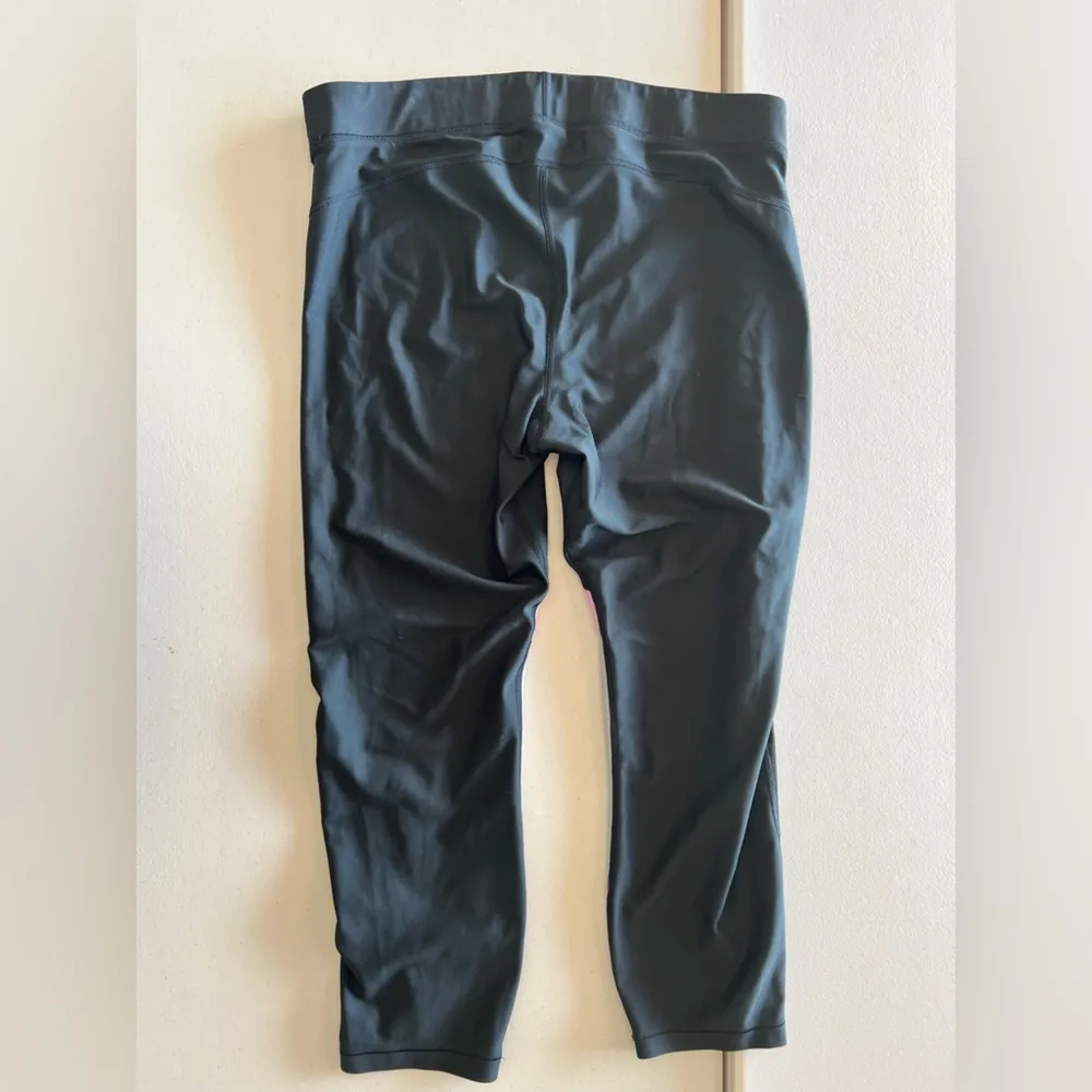 Under Armour Women’s Black/Grey/Pink Yoga Pants/Leggings - Image 6