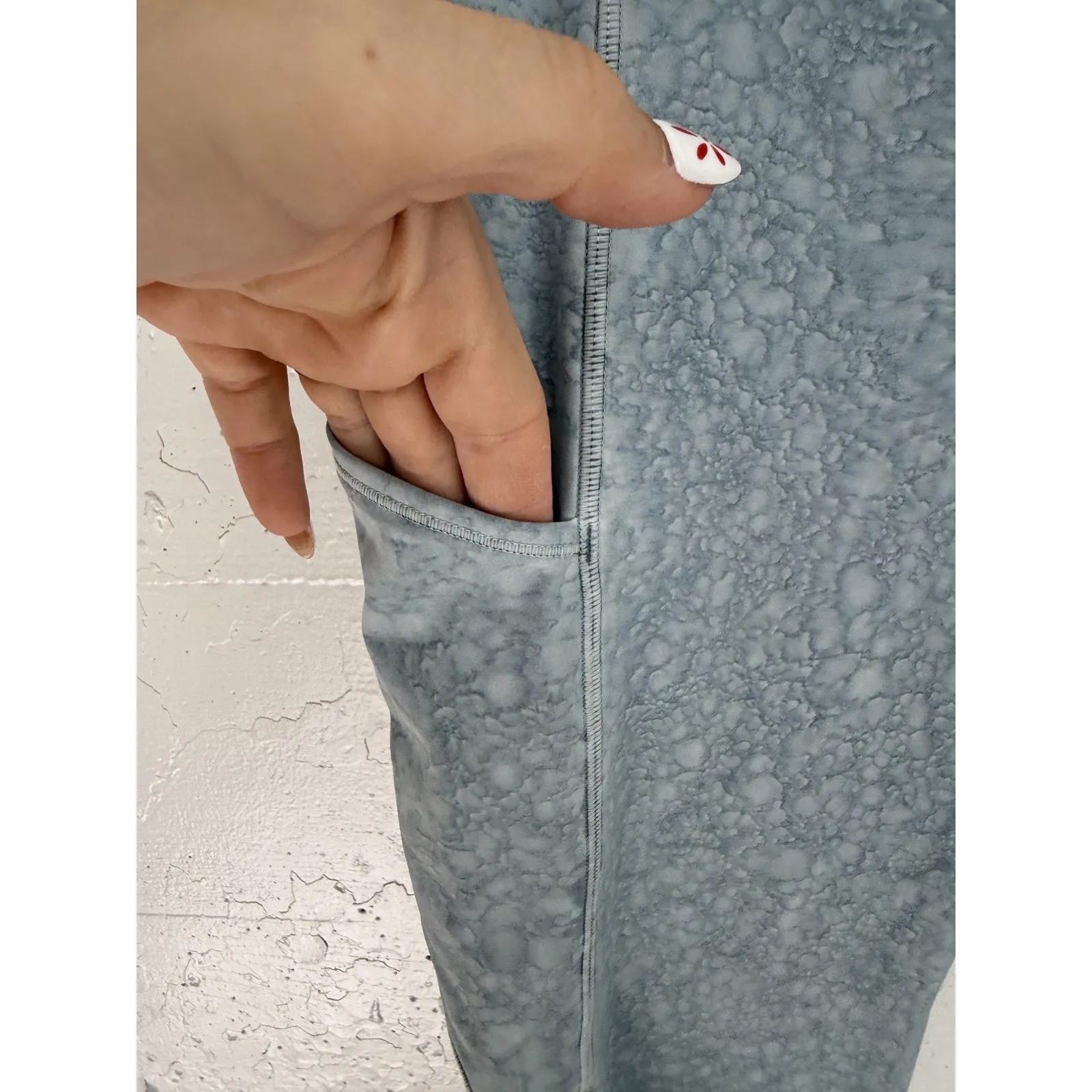 Lululemon Leggings Womens 14 Fast free tight 25" Nulux City Grit White blue - Image 3