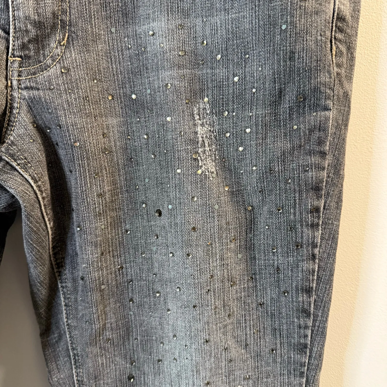 White House Black Market Women’s Black Embellished Cropped Jeans Size 12 - Image 3