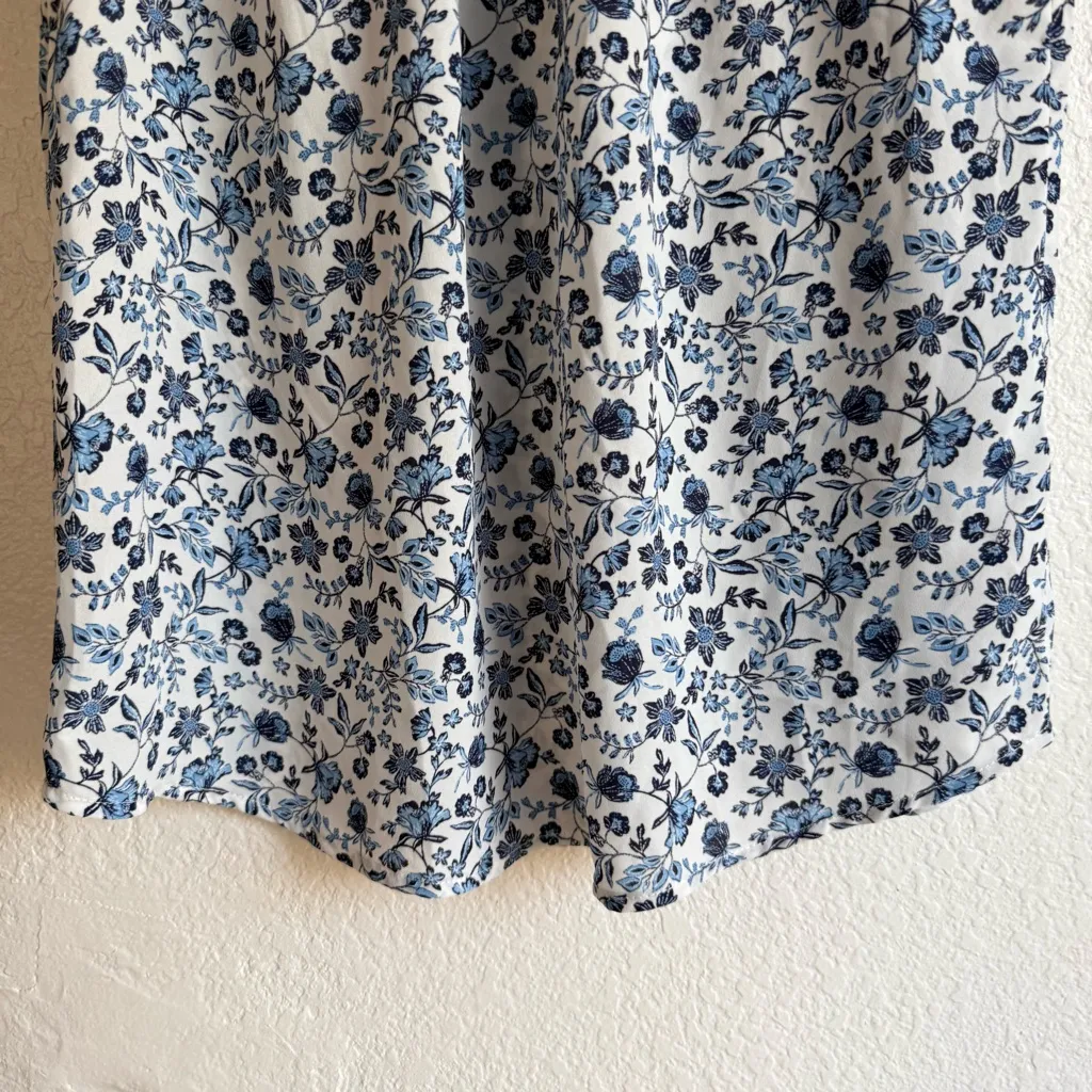 NEW 41 Hawthorn Womens Shirt Blouse Blue White Floral Sleeveless Size Small - Image 7