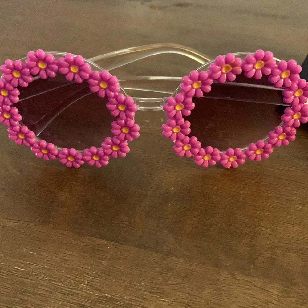 🌸🌸🌸3 for12$🌸🌸🌸Flower Sunglasses Purple - Image 2