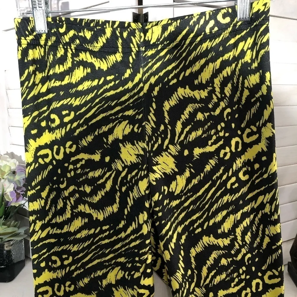 NWOT Nasty Gal  neon yellow black 70s style groovy bell bottoms pants 6 - Image 4