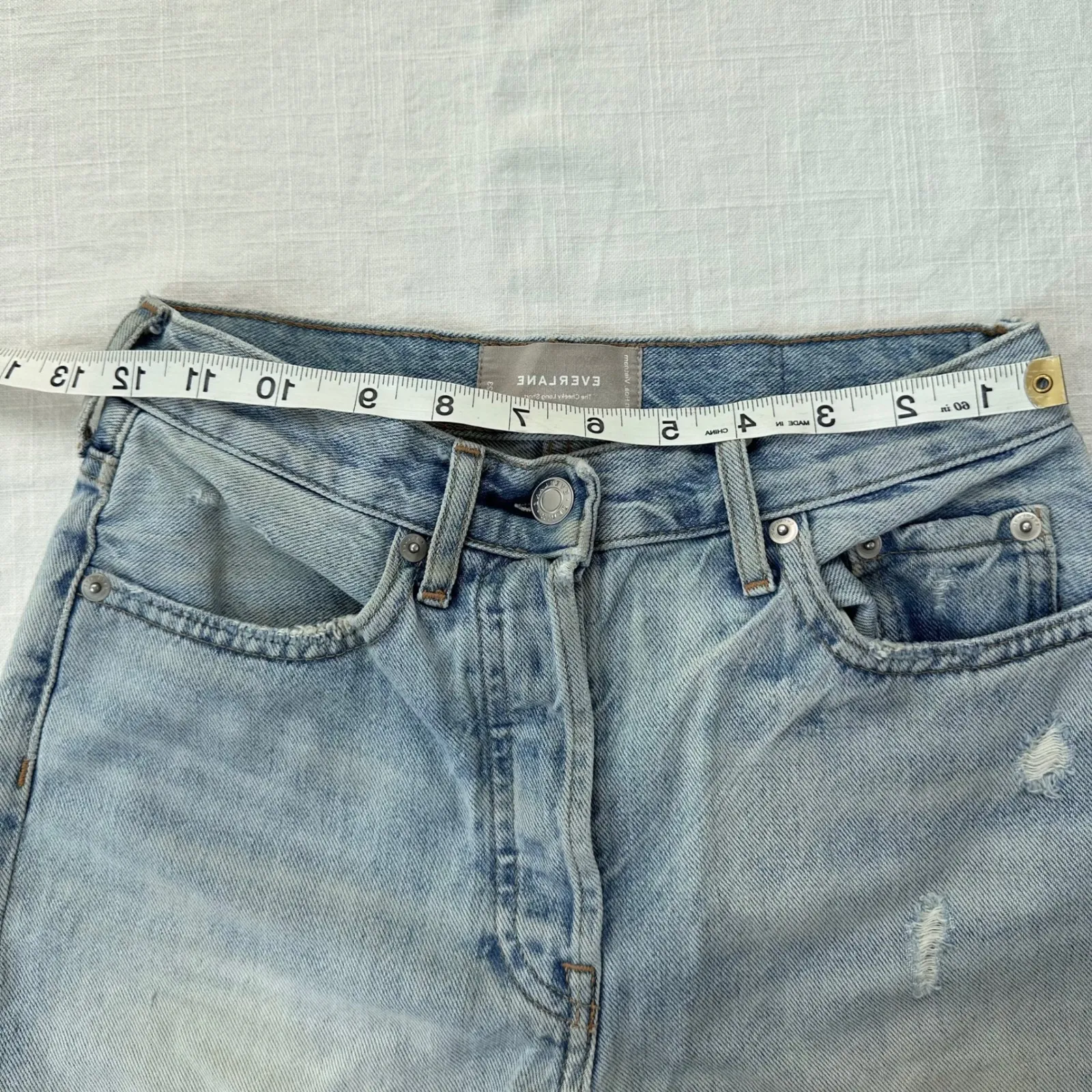Everlane Cheeky Denim Shorts Long Distressed Raw Hem Light Wash‎ Size 23 - Image 5