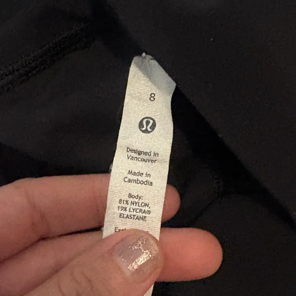 Lululemon Align Super High-Rise Crop 21"
Black Size 8 - Image 7