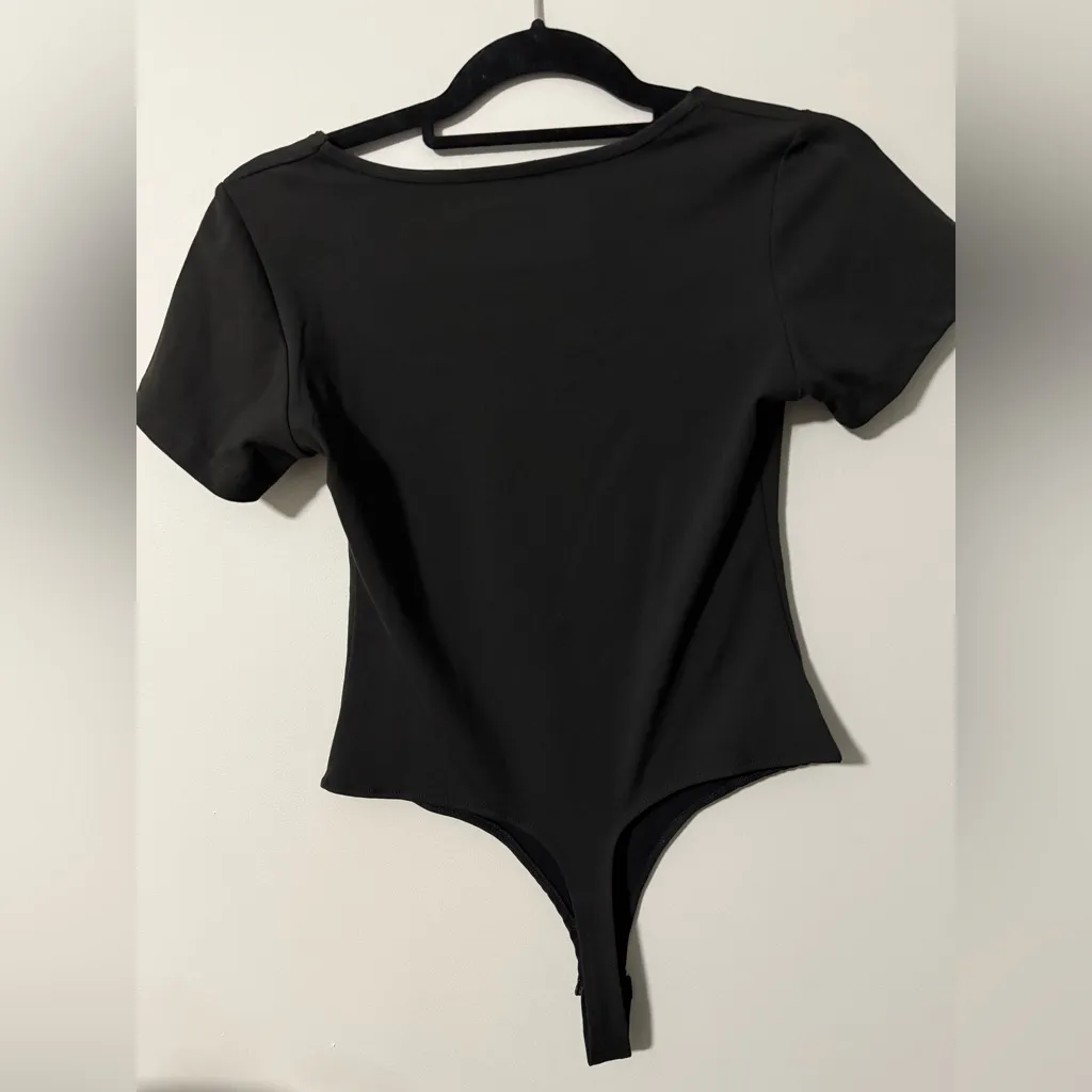 Chunpin Square Neck Notch V Neck Bodysuit Black - Image 5