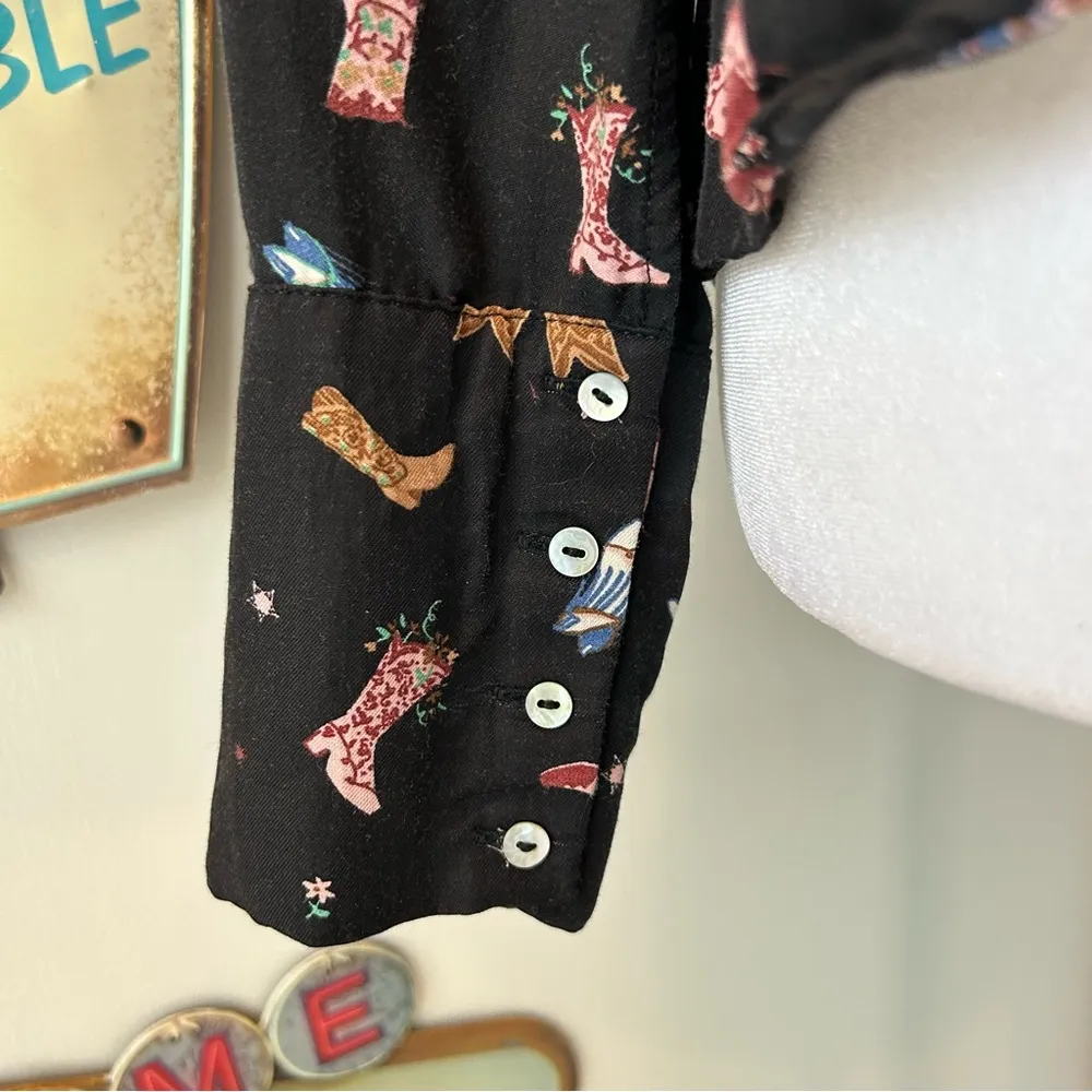 Zara Trafaluc Western Cowboy Boot Printed Blouse - Image 4