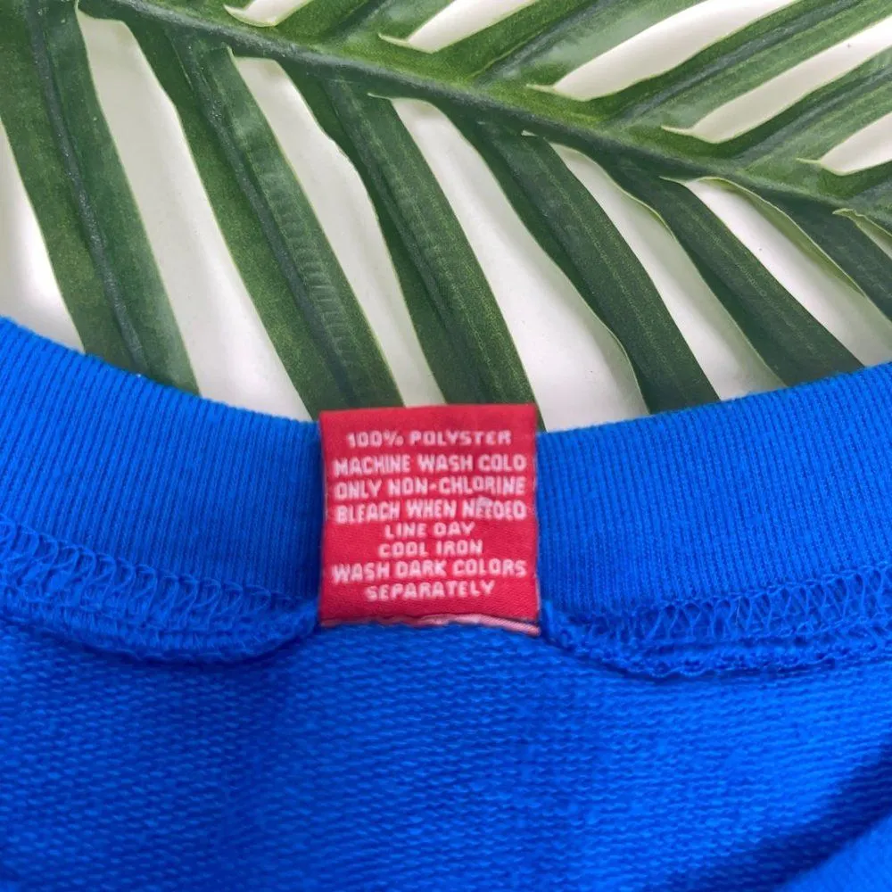 Islandia “Going Cray in NY” Vintage New York City Graphic Sweatshirt - Image 9