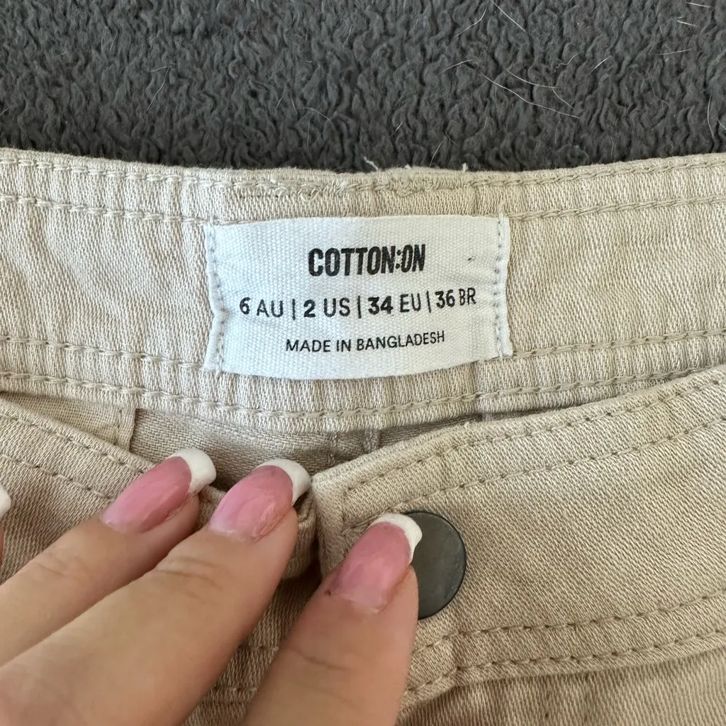 Cotton On Men's Light Tan Cargo Pants - Image 3