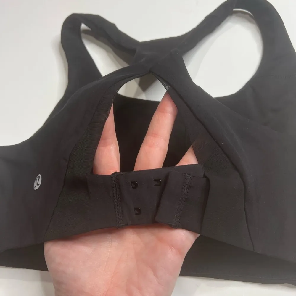 Lululemon size 8 sports bra. Hook and eye in the back up for it - Image 5