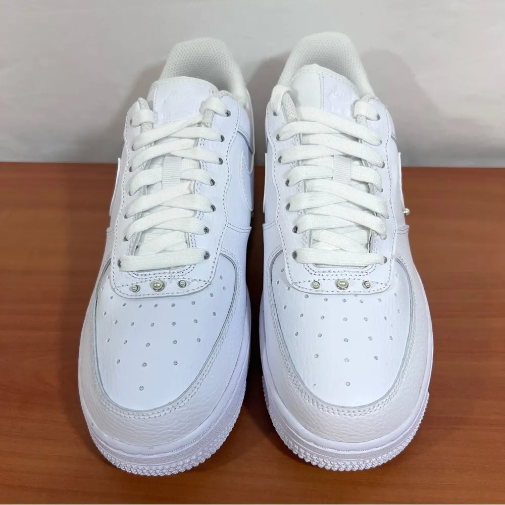 NEW Nike Air Force 1 ‘07 SE Triple White Pearl Women’s Shoe Size 8.5 - Image 5