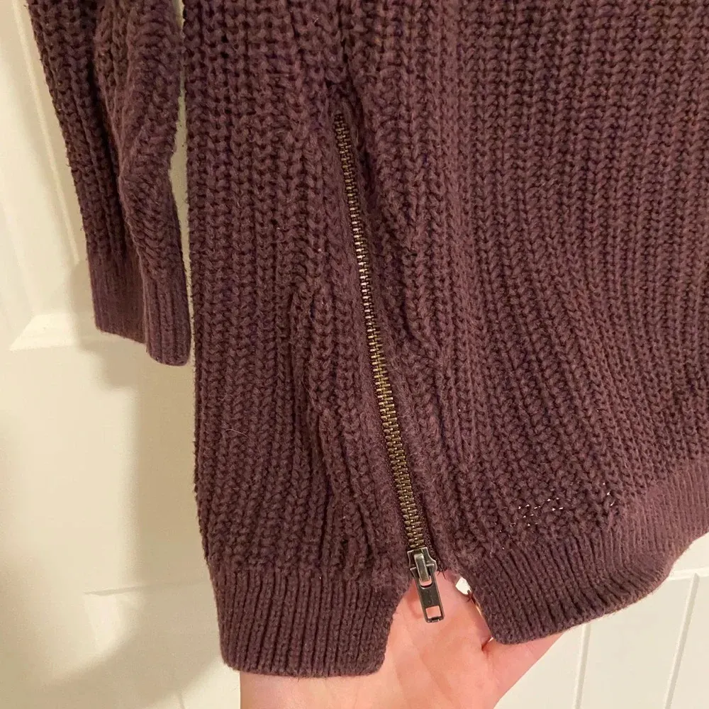 LOFT women’s thick knit decorative zip sweater —‎ medium - Image 3