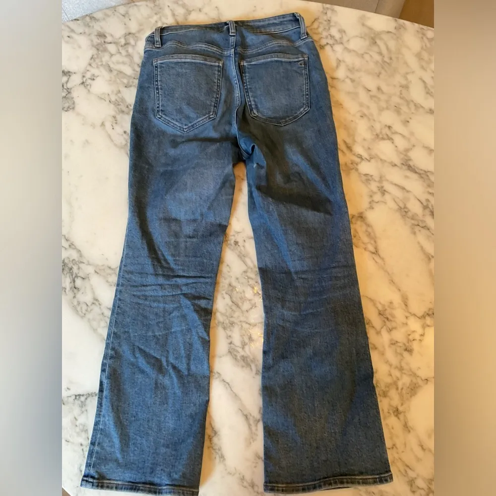 EUC Madewell Curvy Kick Out Crop Jeans 27 small tear back inner thigh sold out - Image 11