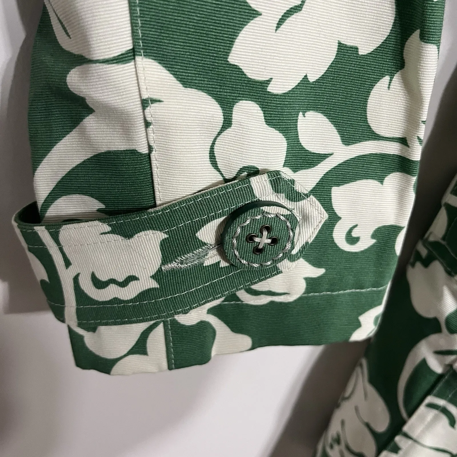 Merona Womens Belted Lined Trench Raincoat Jacket Size XL Green White Floral - Image 2