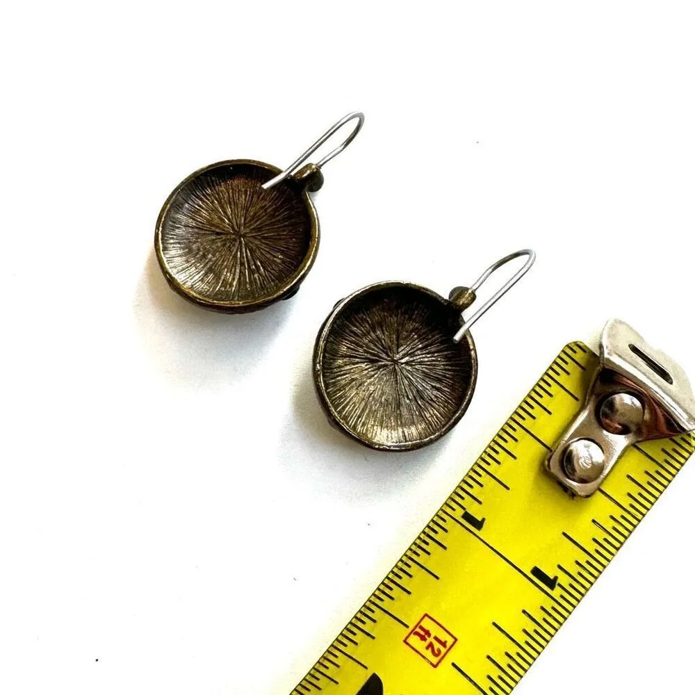 Brass tone beaded earrings - Image 8