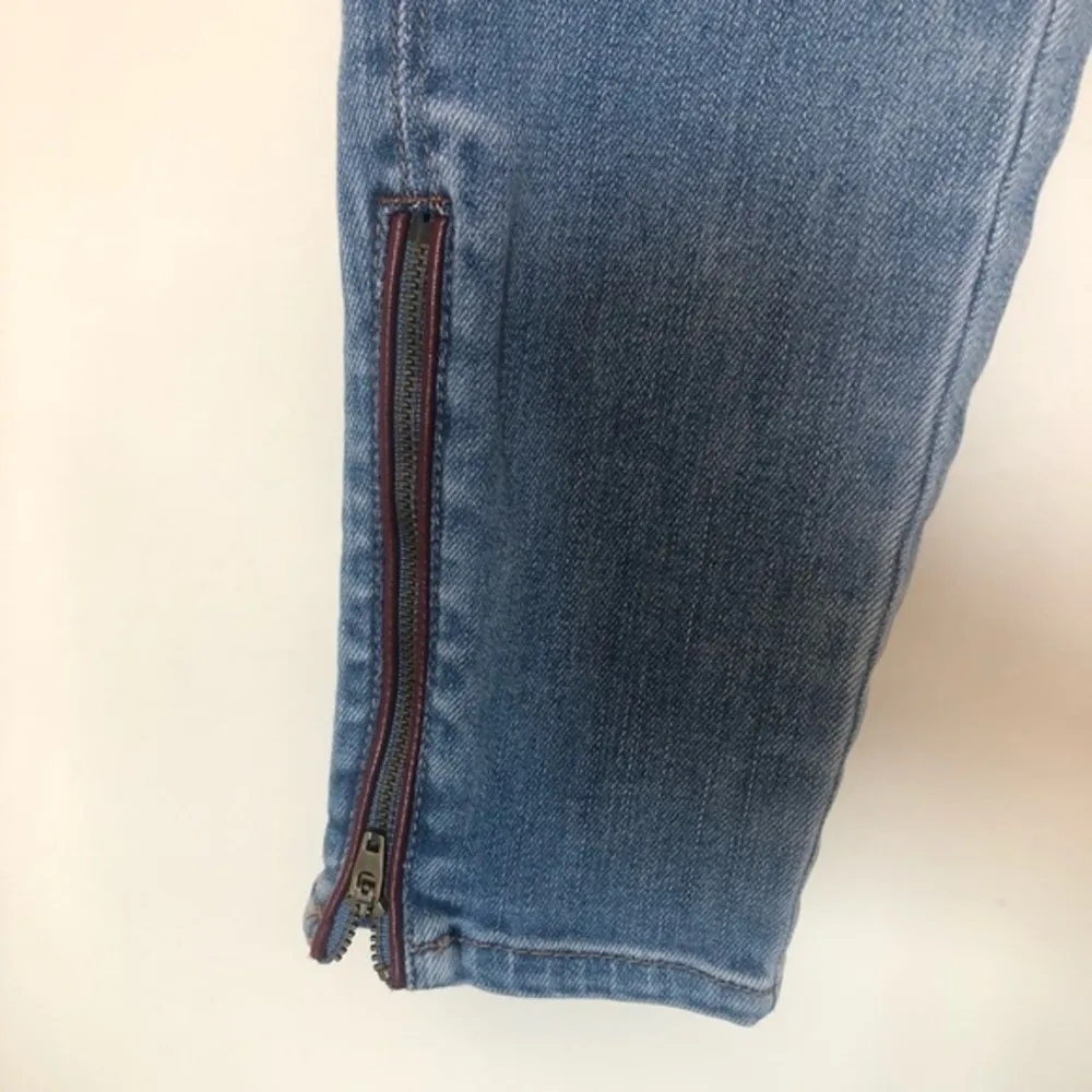 WHBM The Skimmer Jean w/ Leather Trim - Image 5