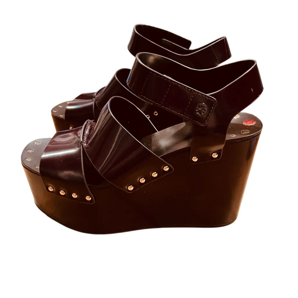 TORY BURCH Studded Platform Wedge Sandal In Plum Size 7.5 New - Image 6