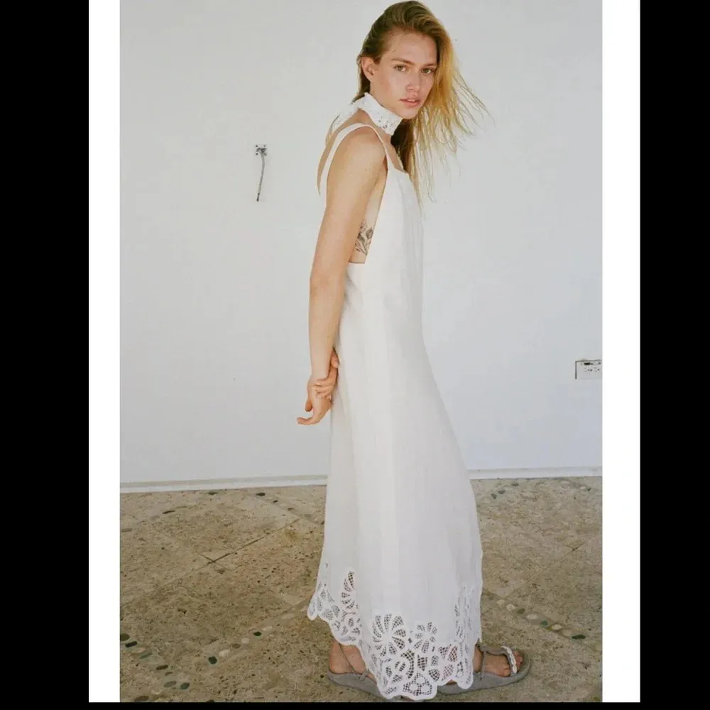 backless lace dress zara Red