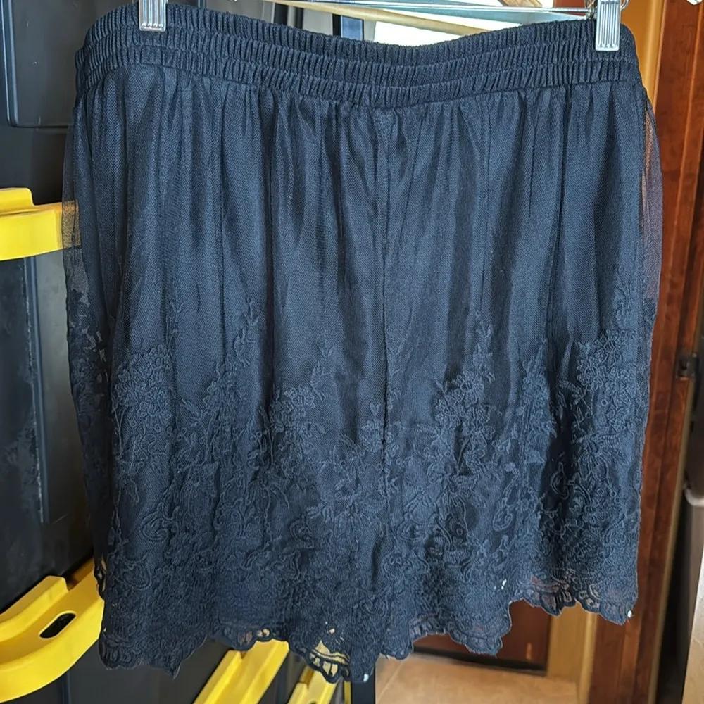 Torrid Black Floral Lace Short Size 2X - Image 12