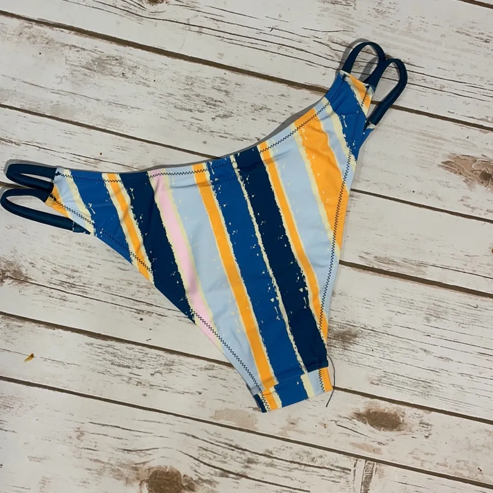 Cupshe Bikini Bottoms NWT - Image 2