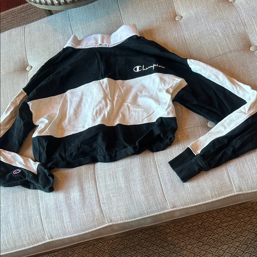 Champion
Rugby Cropped Collared Tee Size Small - Image 6